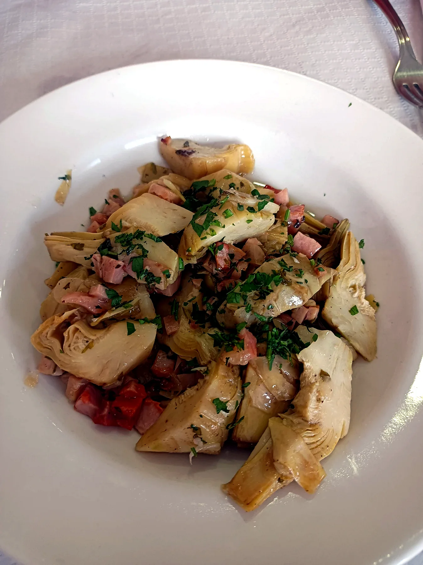 Alcachofas salteadas con jam&oacute;n
